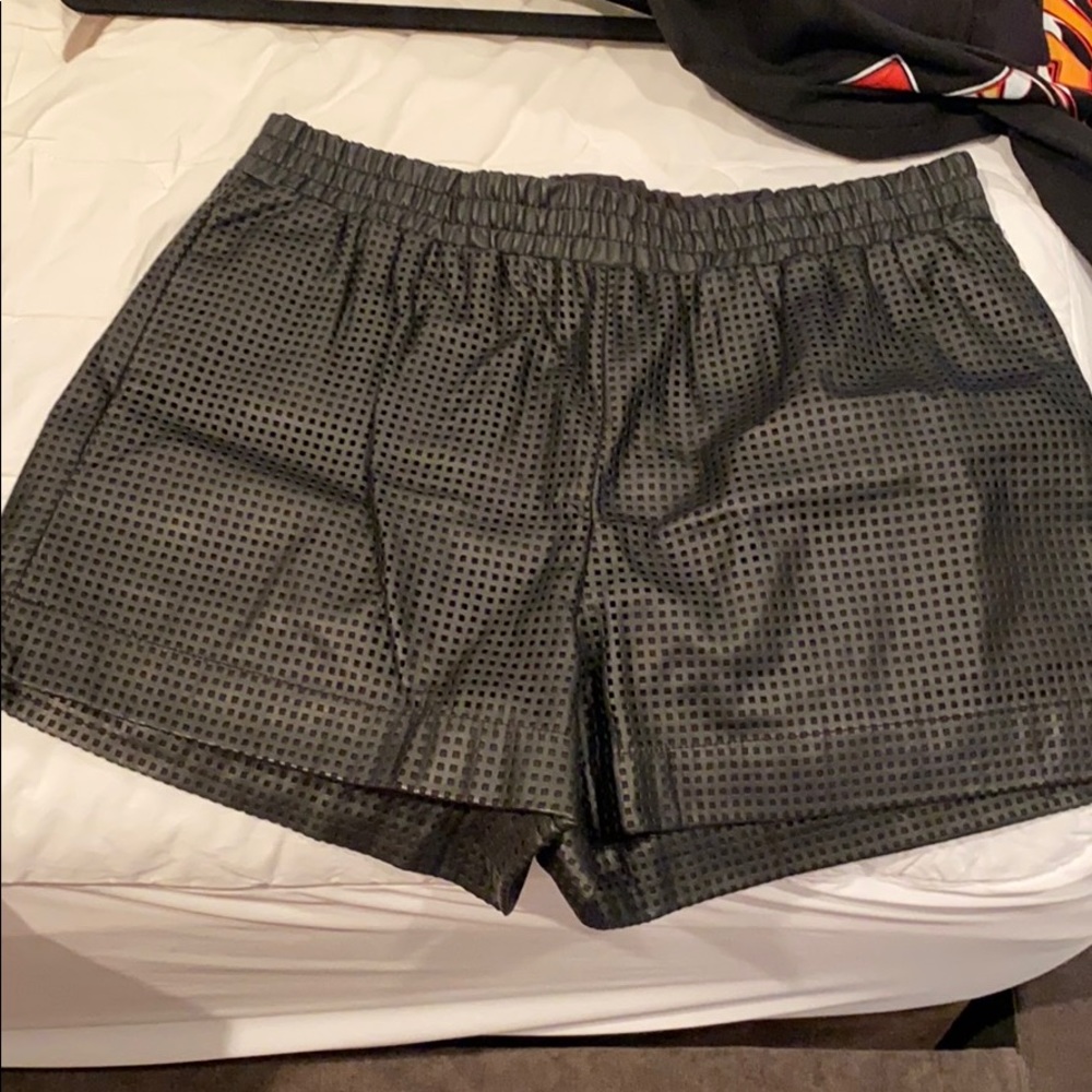 BCBG shorts size small